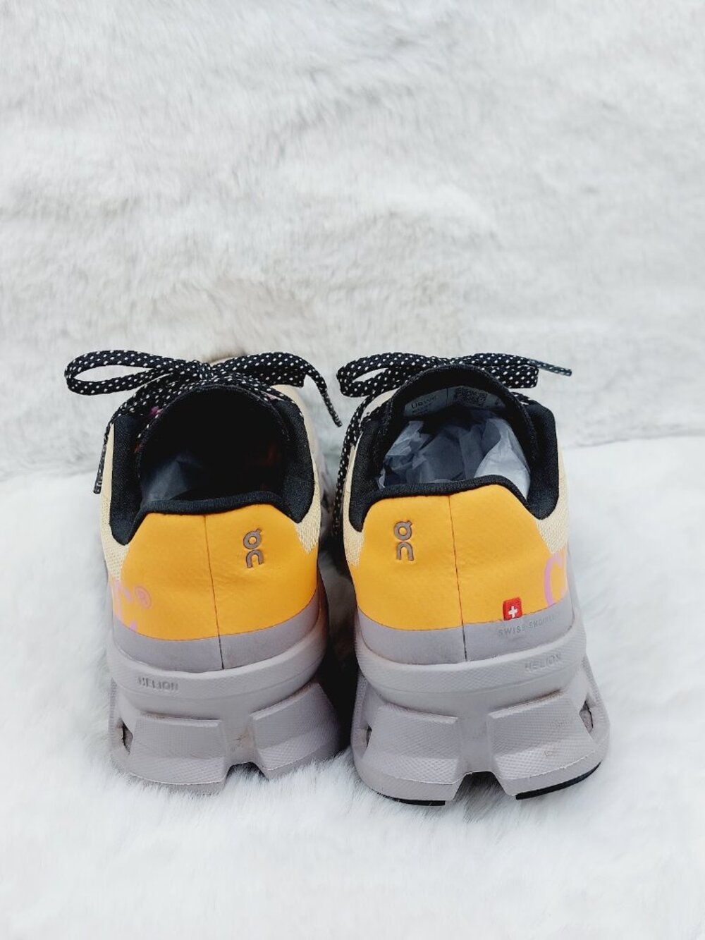 On Run Women's Blonde Fade Cloudmonster Eye Catch Running Shoes Size 6 - Picture 5 of 10